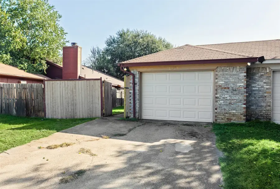 6725 S Creek Drive, Fort Worth, TX 76133 - #3