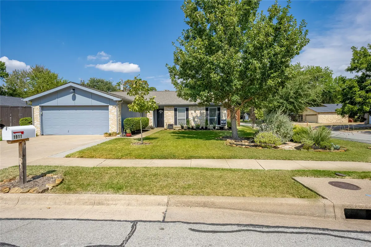 1911 Crooked Creek Lane, Arlington, TX 76006 - #1