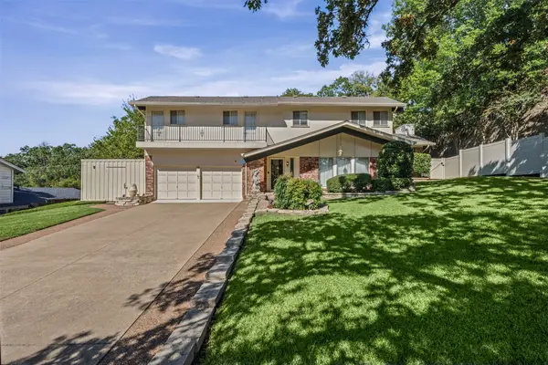 2407 Westwood Drive, Arlington, TX 76012