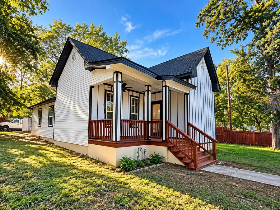 817 N Esplanade Street, Palestine, TX 75801 - #2