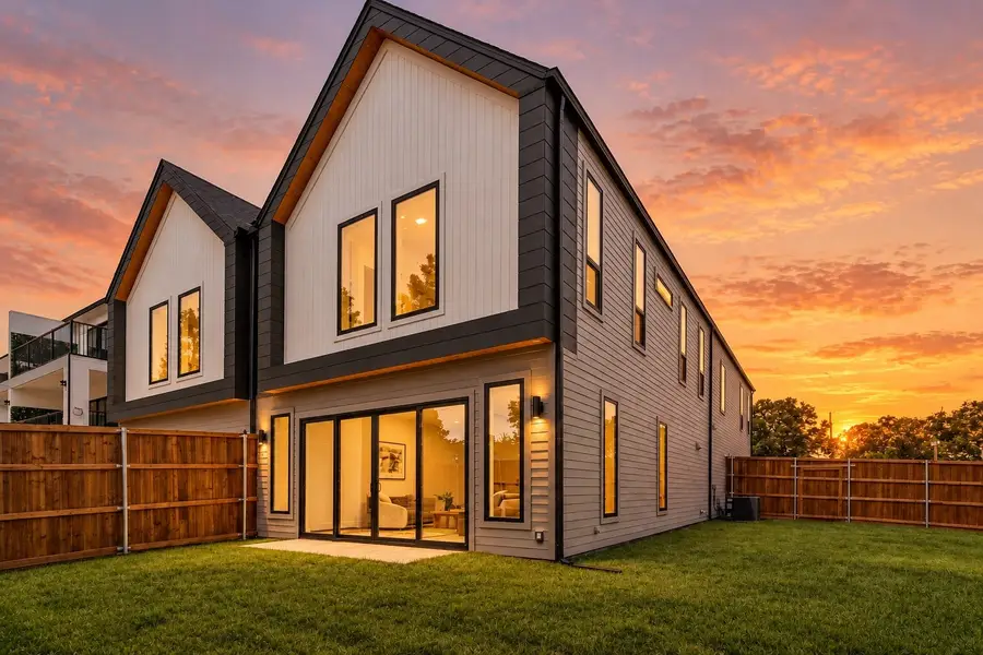903 & 905 Bayonne Street, Dallas, TX 75212 - #2