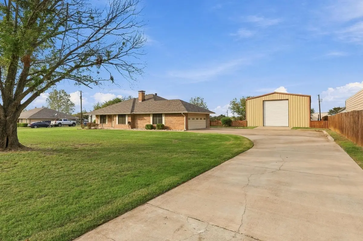 502 Preston Drive, Pottsboro, TX 75076 - #1