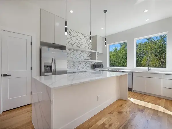 1122 Muncie Avenue, Dallas, TX 75212