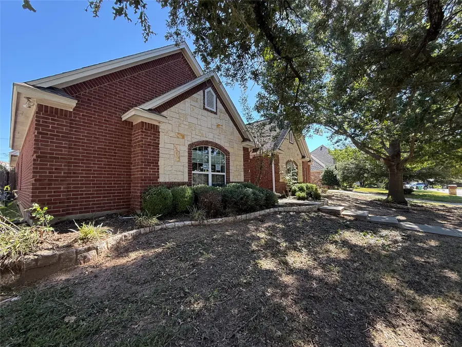 1605 Thousand Oaks Drive, Decatur, TX 76234 - #2