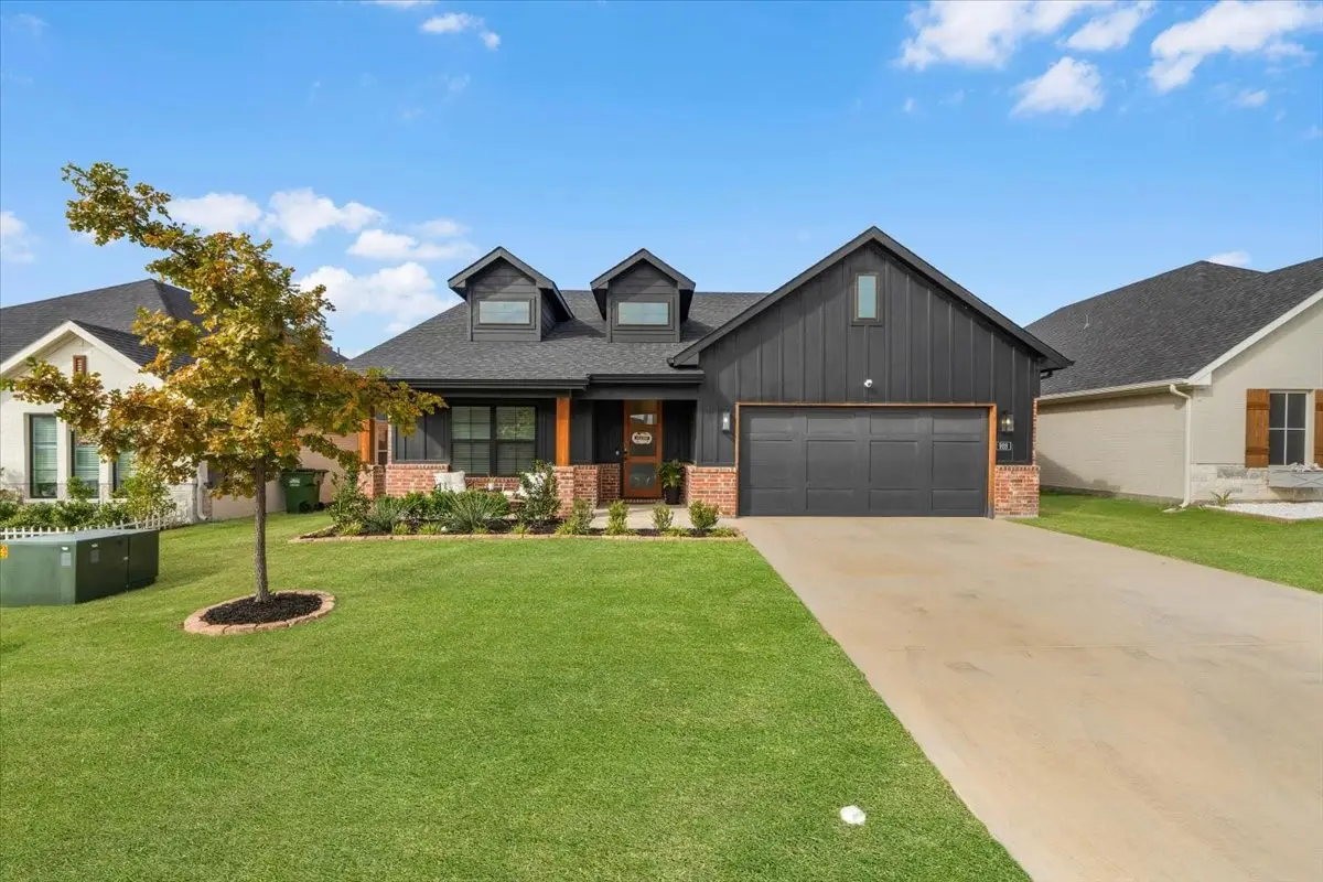 928 Rodgers Avenue, Godley, TX 76044 - #1