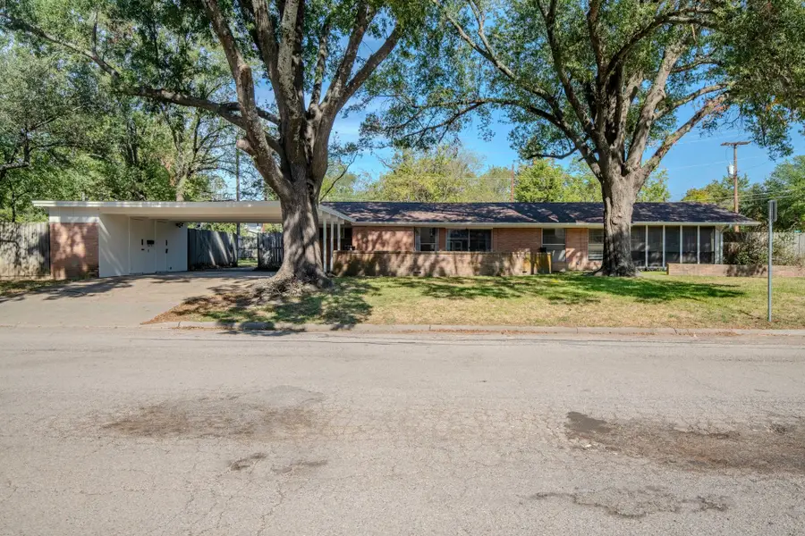 1400 Aldridge Street, Commerce, TX 75428 - #2
