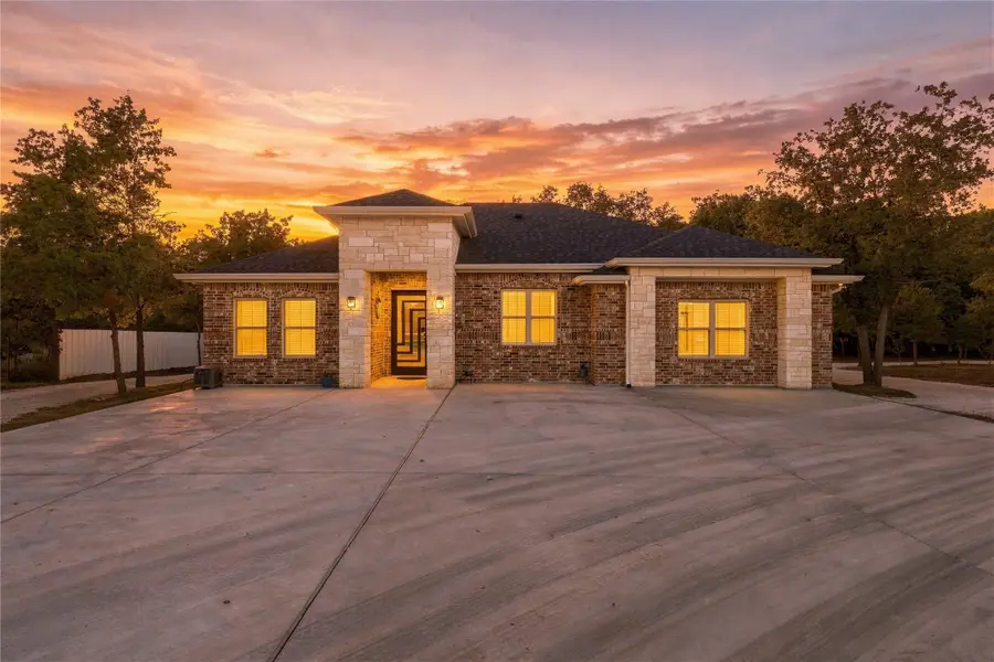 775 Phillips Drive, Azle, TX 76020 - #2