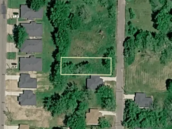 1421 N 10th Street Ne, Paris, TX 75460
