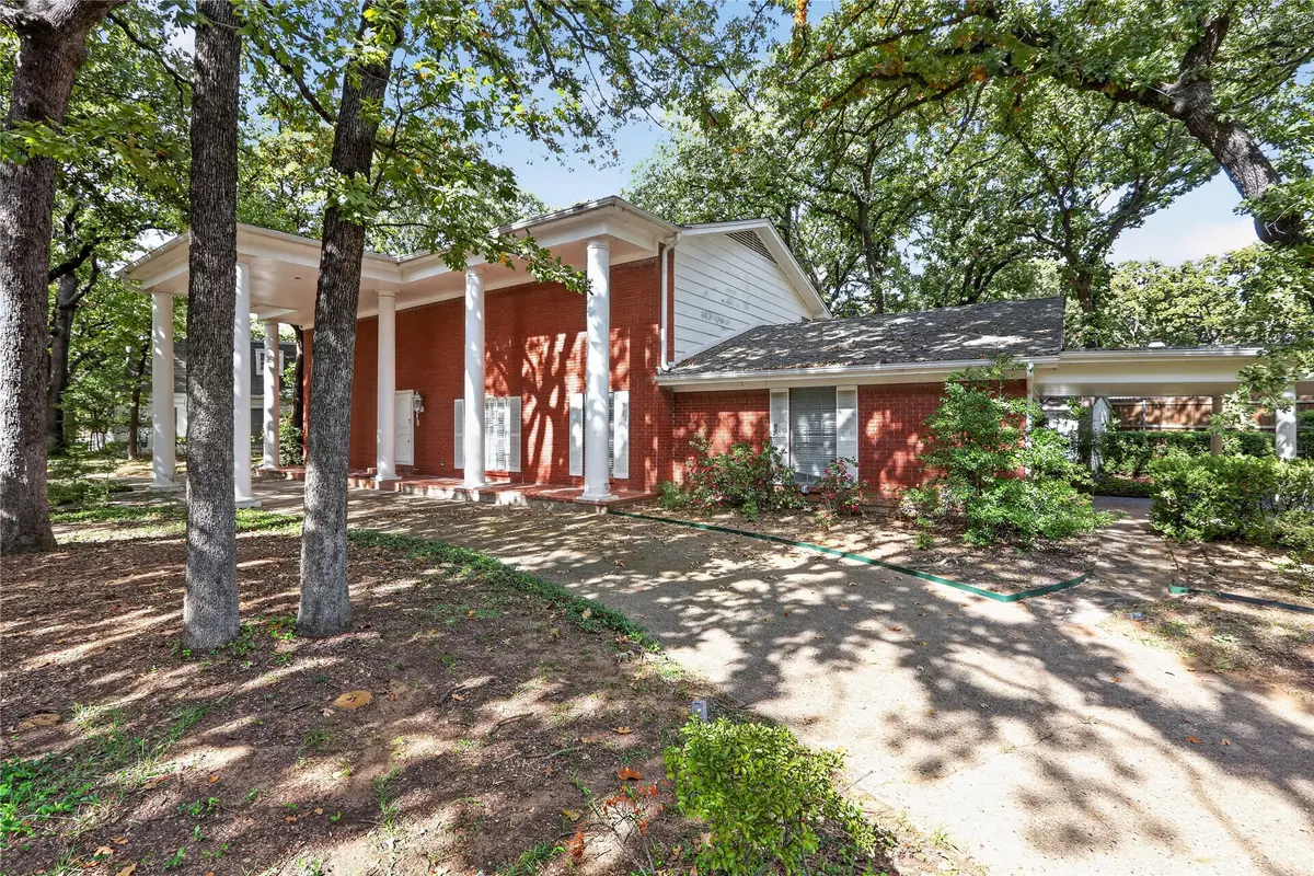 2456 Lakeview Circle, Arlington, TX 76013 - #1