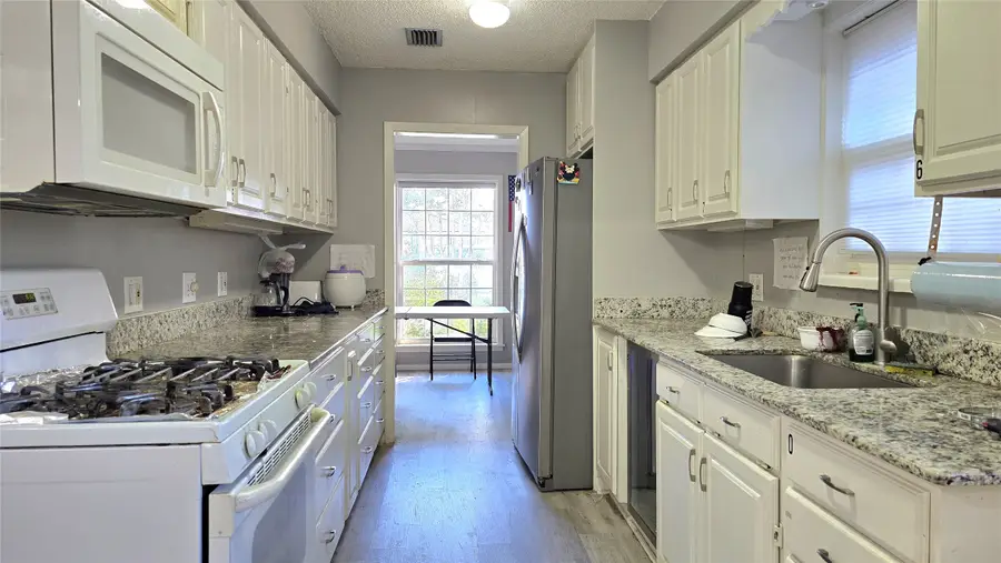 101 W Lilly Lane, Arlington, TX 76010 - #2