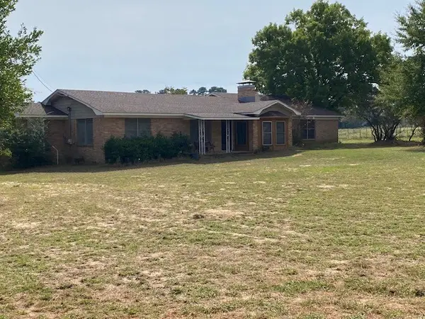3802 St Hwy 31 E, Athens, TX 75751