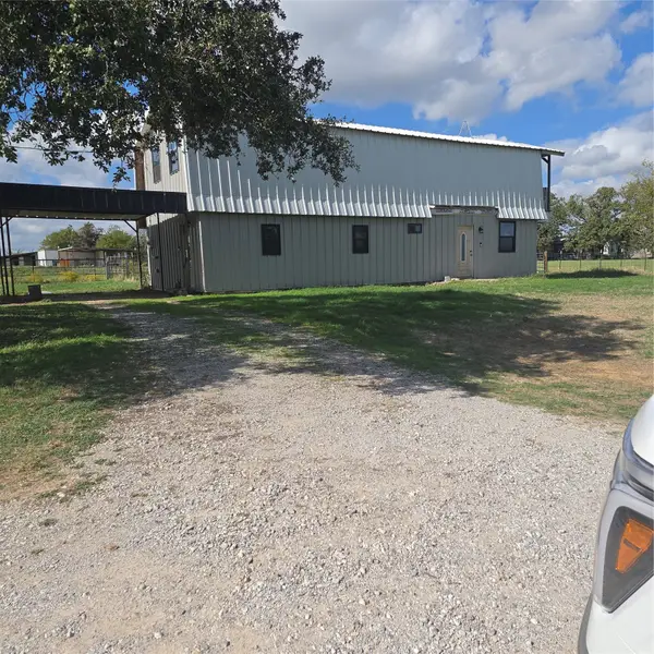 1077 Three Skillet Road, Springtown, TX 76082