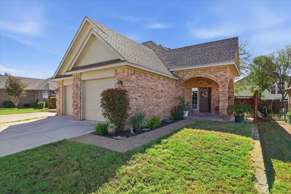 700 Harbour Town Drive, Lake Dallas, TX 75065