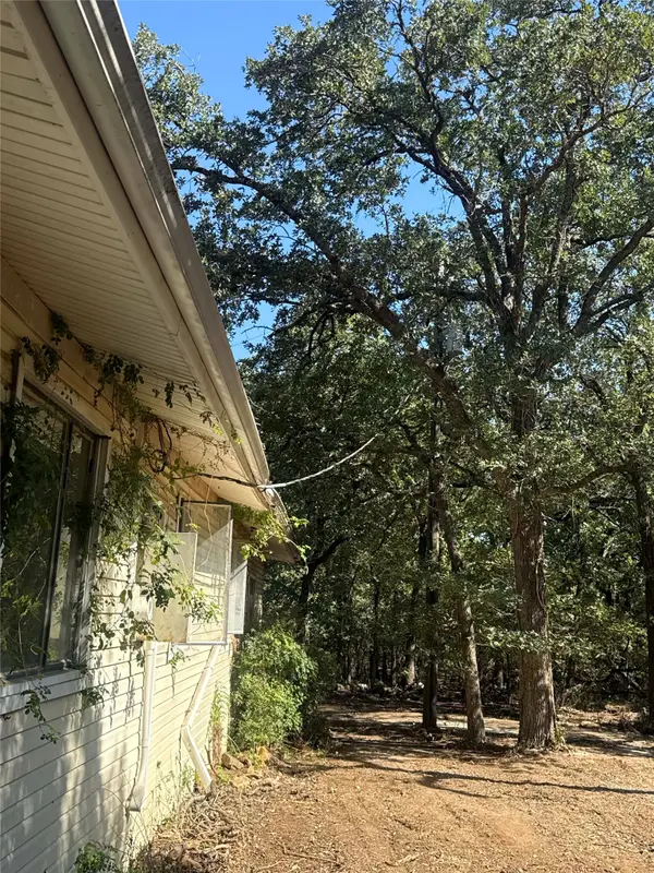 4428 County Road 1100, Grandview, TX 76050