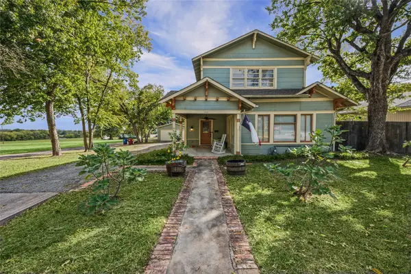 406 Summit Street, Farmersville, TX 75442