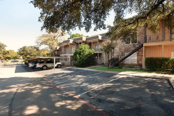 4415 Bellaire Drive S #102S, Fort Worth, TX 76109