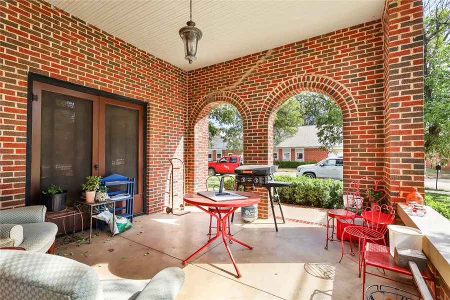 204 S Nueces Street, Coleman, TX 76834 - #3