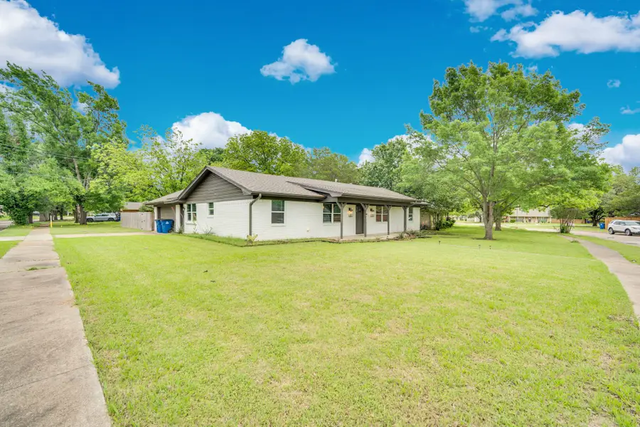 1104 Williamsburg Drive, Ennis, TX 75119 - #3