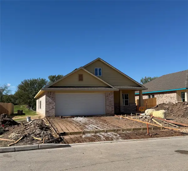 415 Conway, Lacy Lakeview, TX 76705