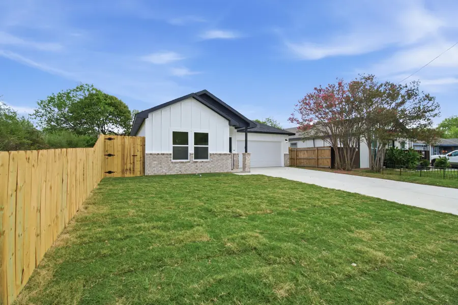 2113 Andrew Avenue, Fort Worth, TX 76105 - #2