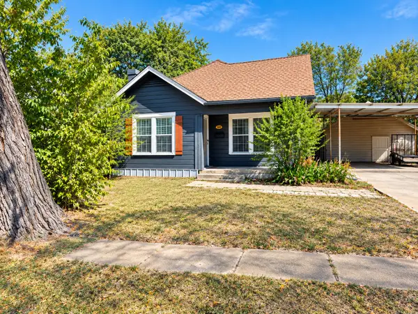 209 W Sabine Street, Groesbeck, TX 76642