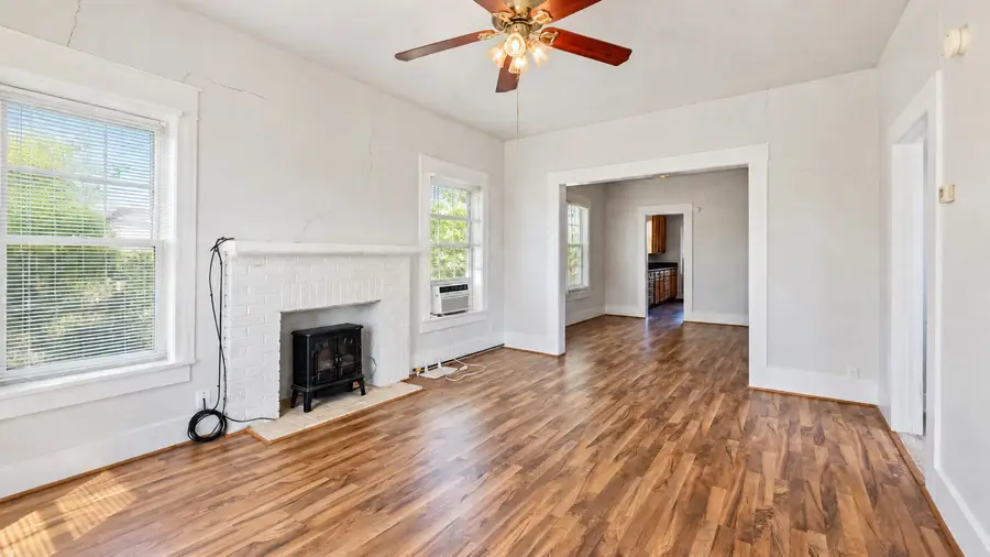 209 W Sabine Street, Groesbeck, TX 76642 - #2