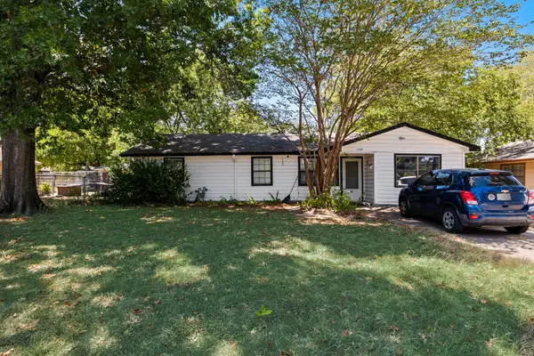 1702 S Clay Street, Kaufman, TX 75142
