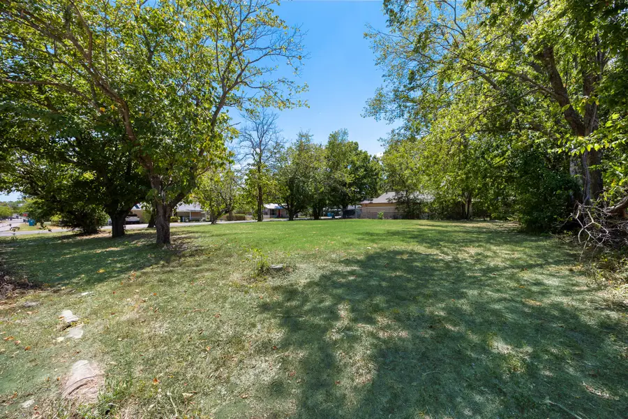 1702 S Clay Street, Kaufman, TX 75142 - #2