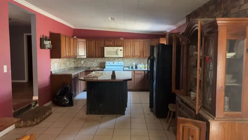 113 S Woods Street, Bronte, TX 76933 - #2