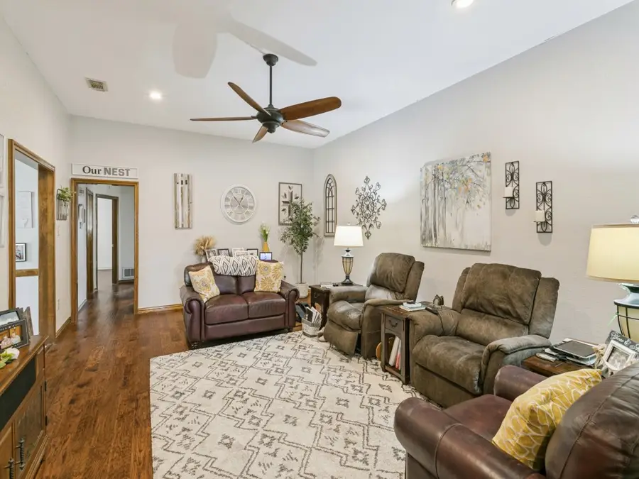 3617 Bluegrass Drive, Grand Prairie, TX 75052 - #3