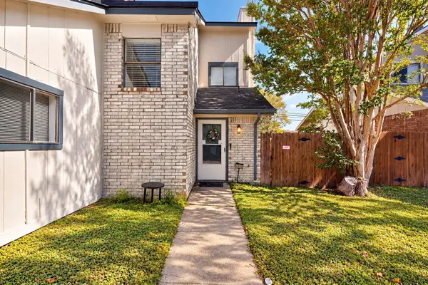 2608 Isbella Drive, Grand Prairie, TX 75052