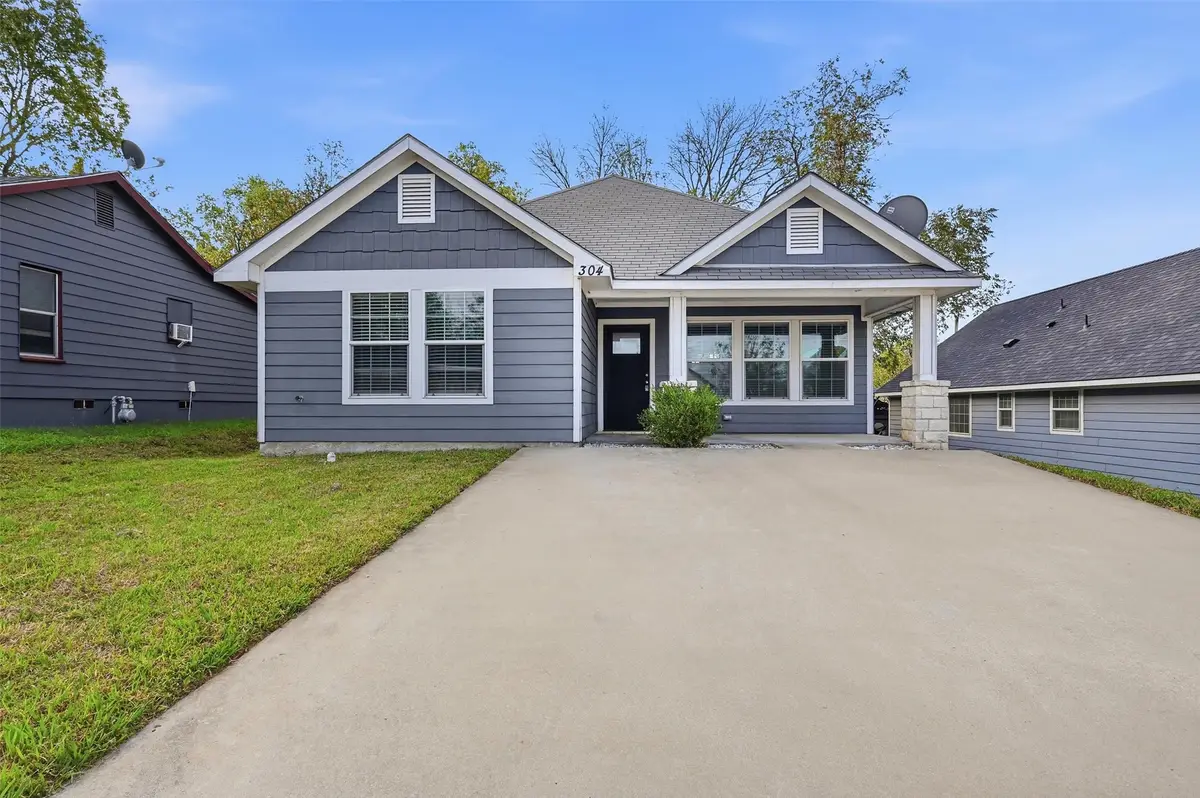 304 E Hull Street, Denison, TX 75021 - #1