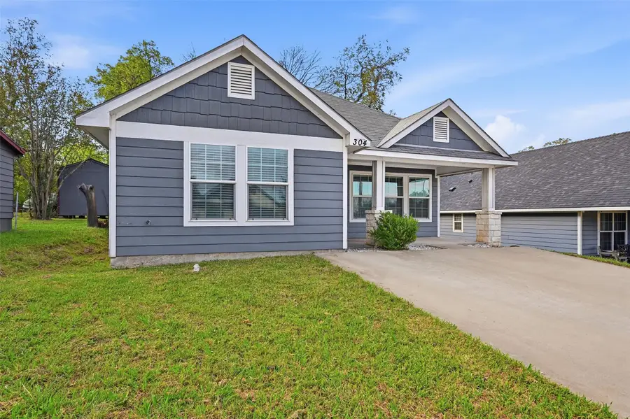 304 E Hull Street, Denison, TX 75021 - #2