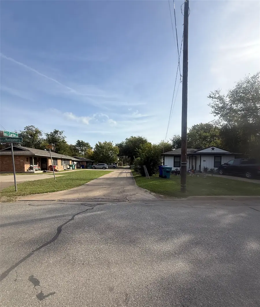 800 N Montgomery Street, Sherman, TX 75090 - #2