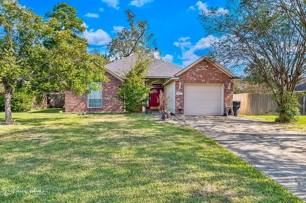8211 Greenleaf Ln, Shreveport, LA 71108