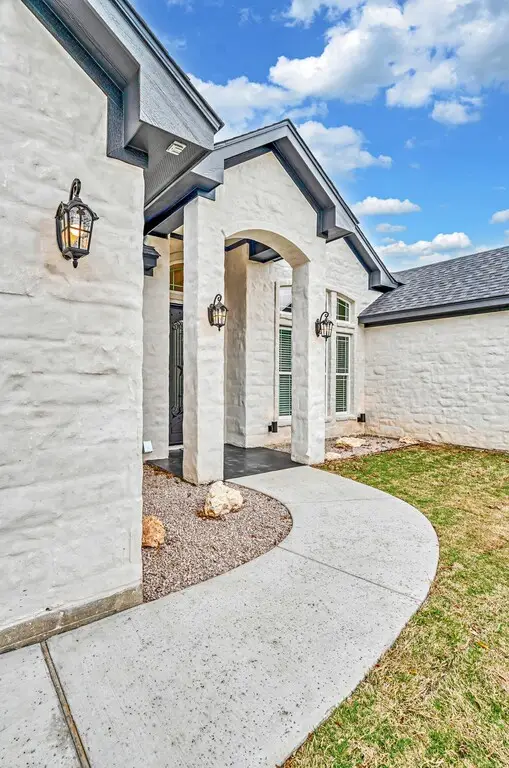 505 S Navajo Trail, McGregor, TX 76657 - Image #2