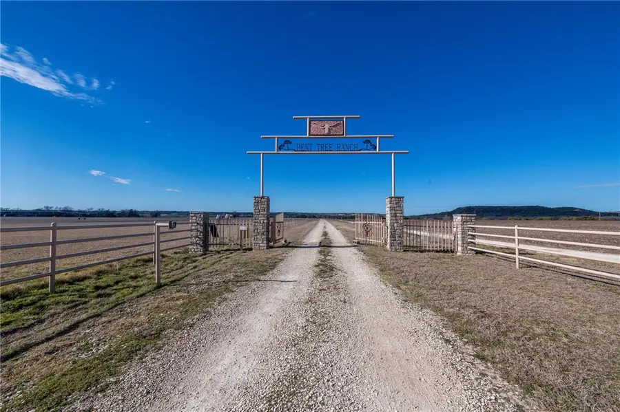 100 Cr 3207b Road, Clifton, TX 76634 - Image #2