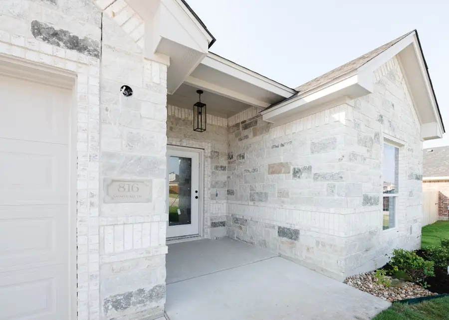 816 Secretariat Drive, Hewitt, TX 76643 - Image #3