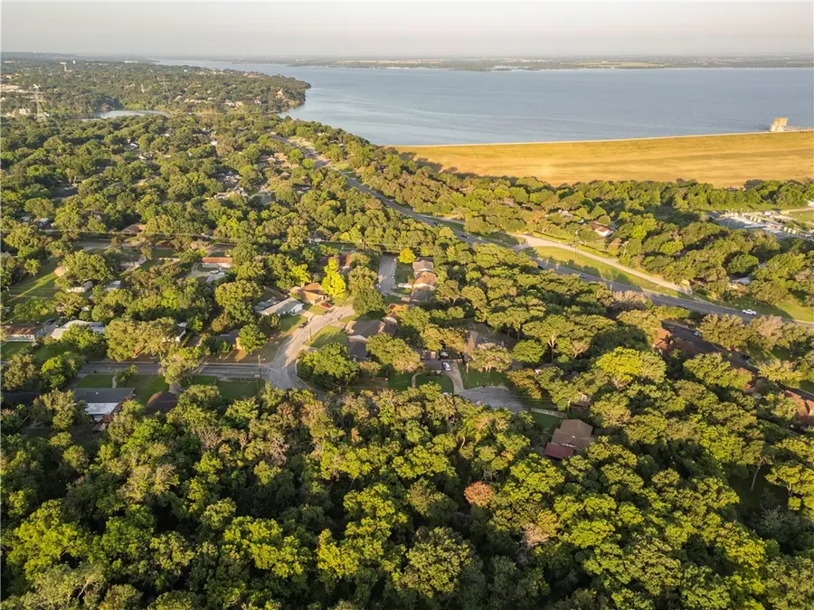 2906 Maple Hill Circle, Waco, TX 76708 - Image #2