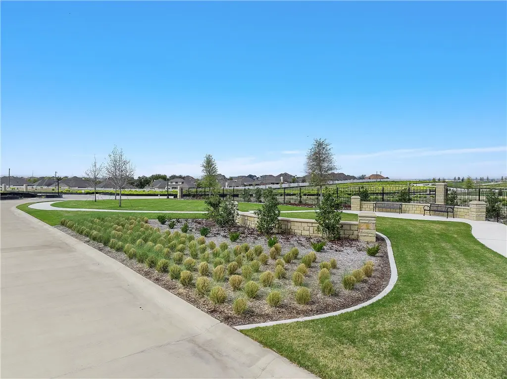 71 Pinehurst Drive, Woodway, TX 76712 - Image #1