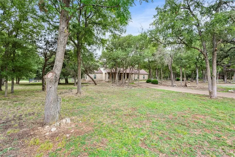 735 Winding Trail, Crawford, TX 76638 - Image #3