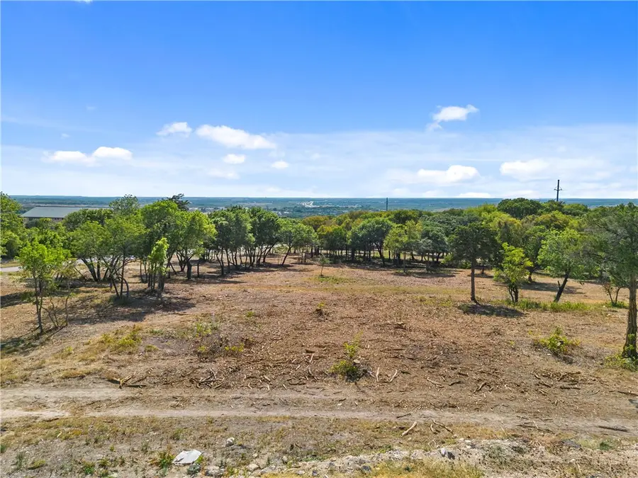 203 Merrifield Drive, Woodway, TX 76712 - Image #3