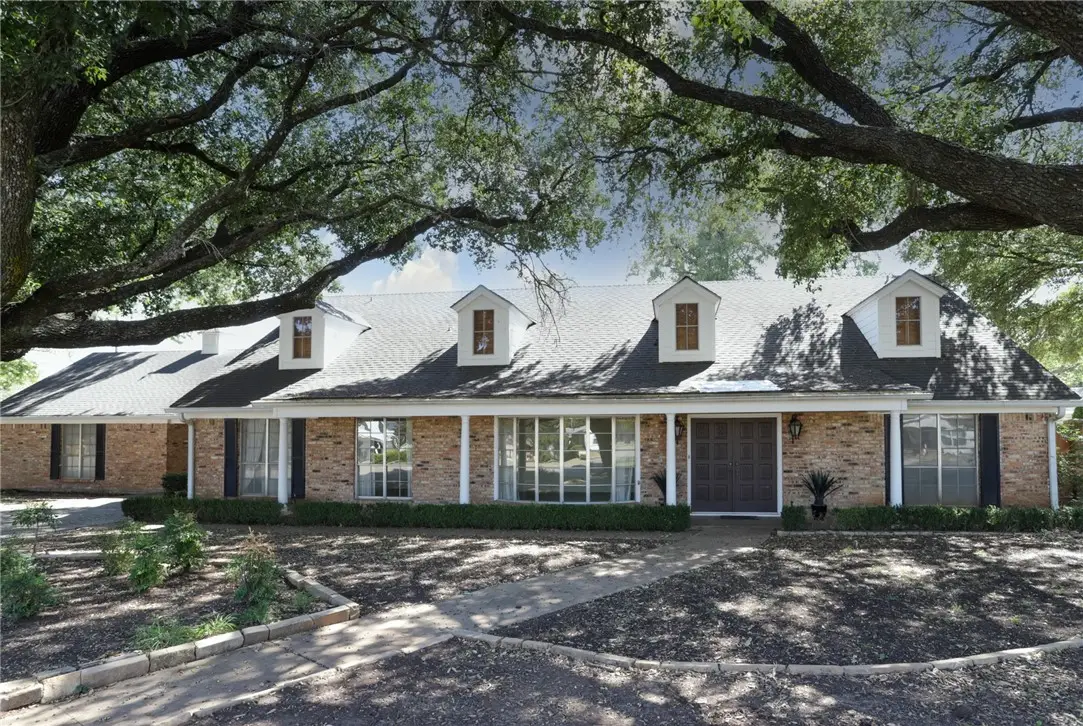 1000 W 6th Street, McGregor, TX 76657 - Image #1