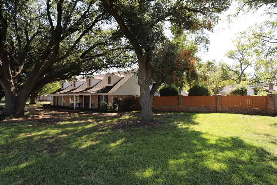 1000 W 6th Street, McGregor, TX 76657 - Image #3