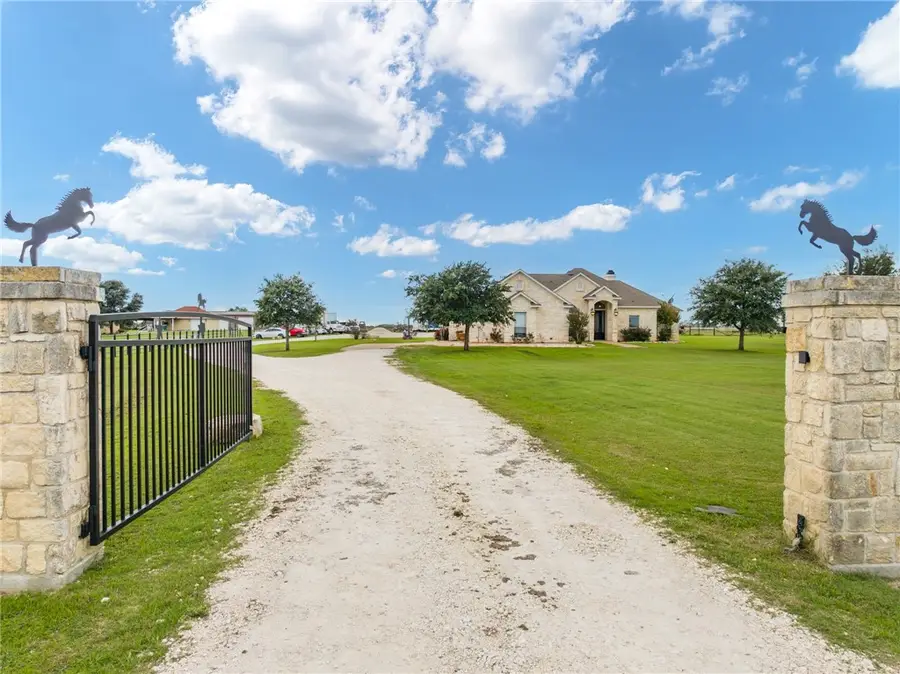 3243 N Lone Star Parkway, McGregor, TX 76657 - Image #2