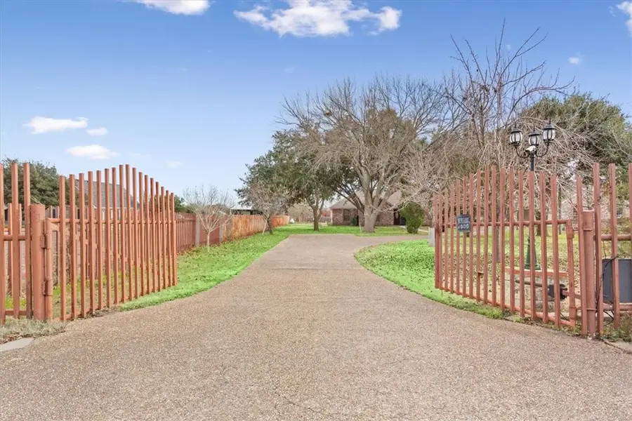 1692 W Tate Street, Waco, TX 76706 - Image #2