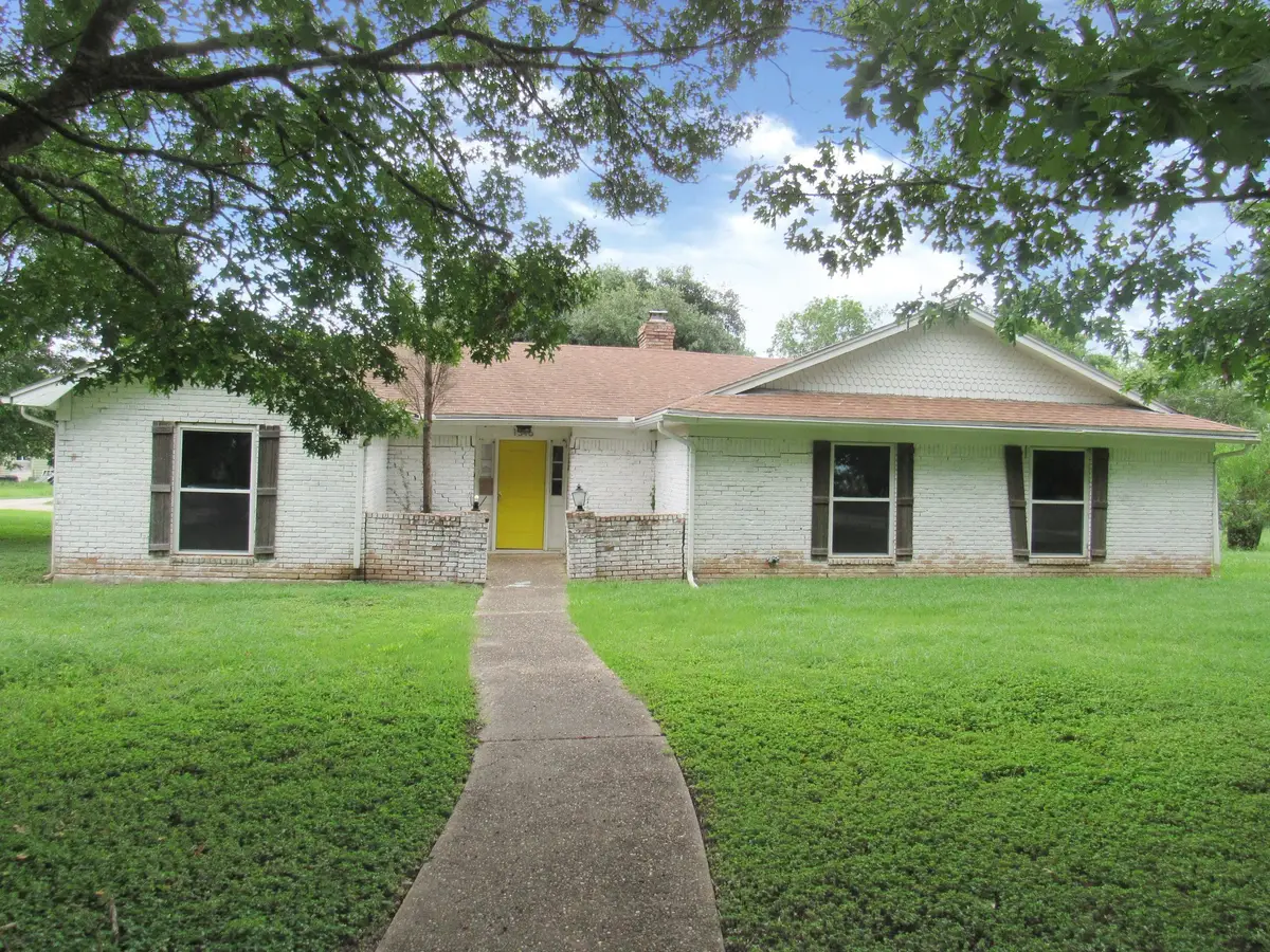 1516 E Mclennan Avenue, Mart, TX 76664 - Image #1