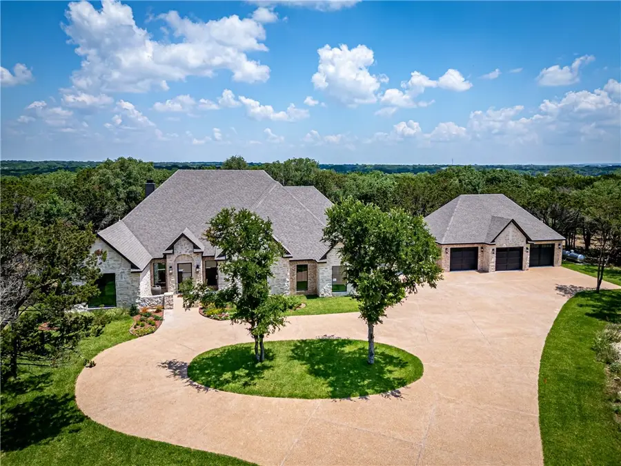 1136 Queen Elizabeth Drive, McGregor, TX 76657 - Image #2