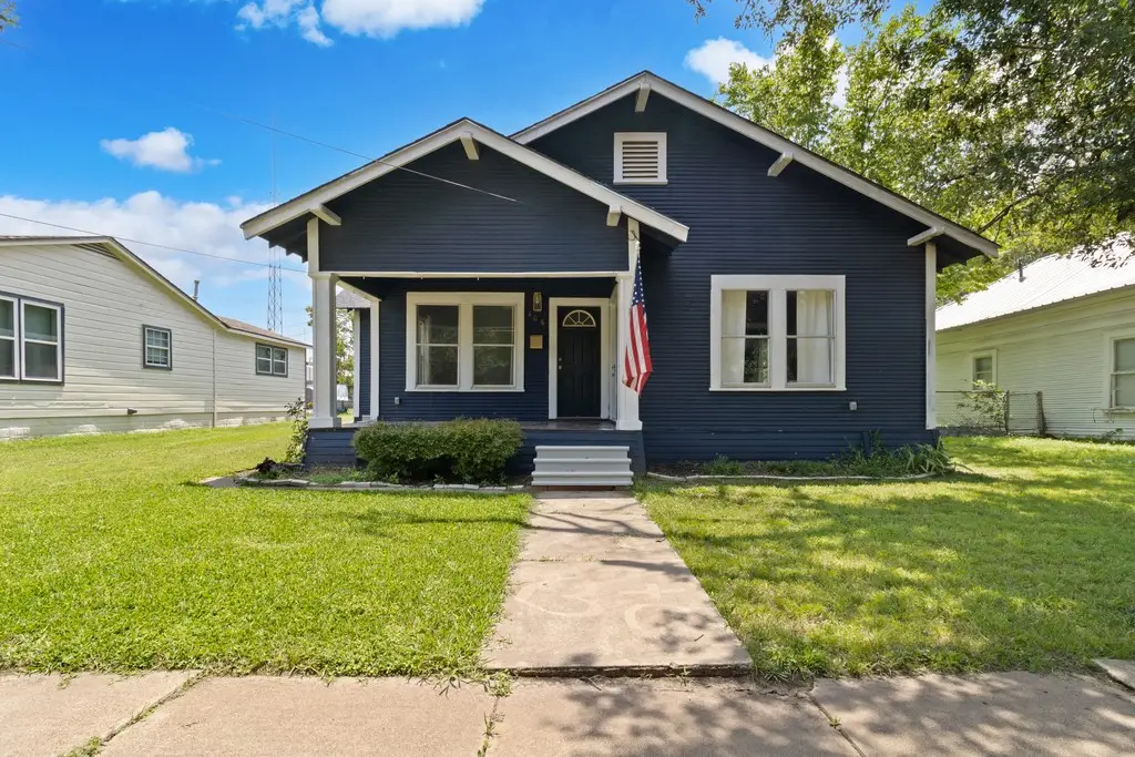 408 W Trinity Street, Groesbeck, TX 76642 - Image #1