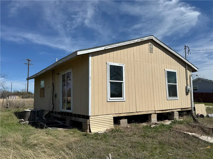 103 Cypress Street, Lott, TX 76656 - Image #3